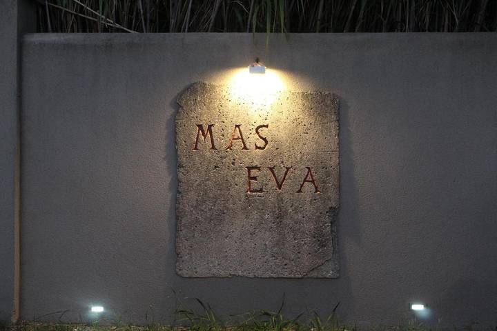 Maison d’hôte pour 4 personnes, avec piscine et jardin ainsi que vue et terrasse à Mouriès - 2