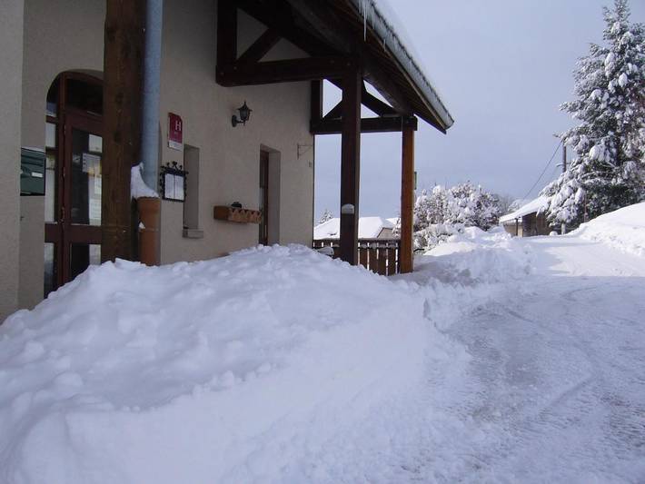 Hôtel pour 2 personnes, avec Terrasse ainsi que Jardin et Vue à Chaux-Neuve