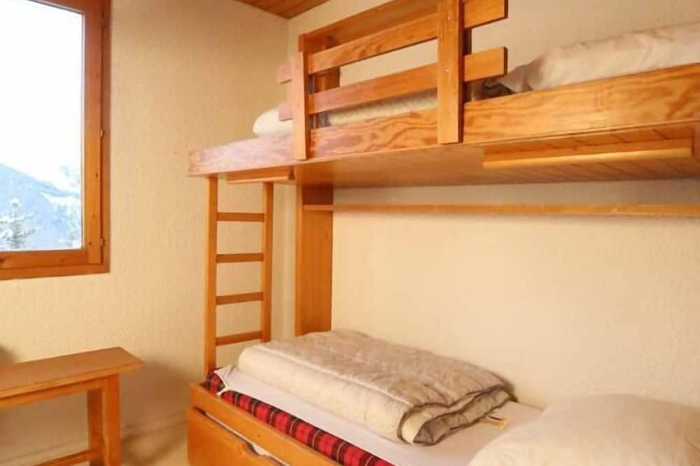 Entire apartment, Courchevel: Cosy and spacious family duplex - Courchevel Village - 3* in Saint-Bon-Tarentaise, Les Trois Vallées