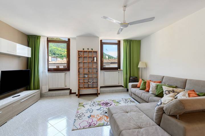 Appartamento intero, Appartamento 'Casa Regina Salò' con Vista Lago e Wi-Fi in Spiaggia delle Rive (Salò), Salò
