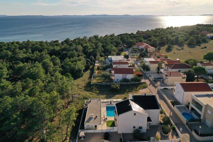 Ferienwohnung für 4 Personen, mit Balkon und Balkon/Terrasse sowie Pool auf Vir
