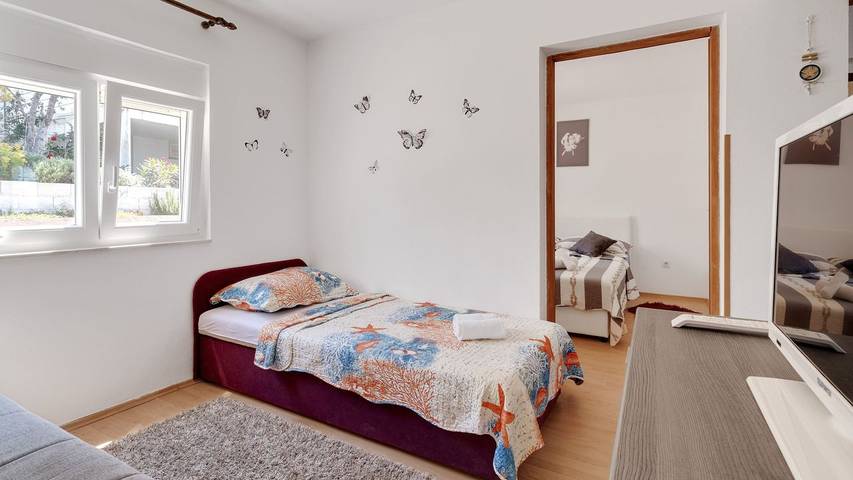 Ferienhaus für 5 Personen, mit Garten in Jasenice