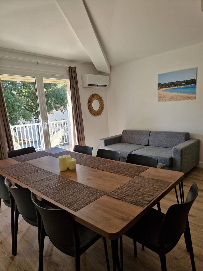 Location de vacances pour 7 personnes, avec balcon dans Cala Rossa