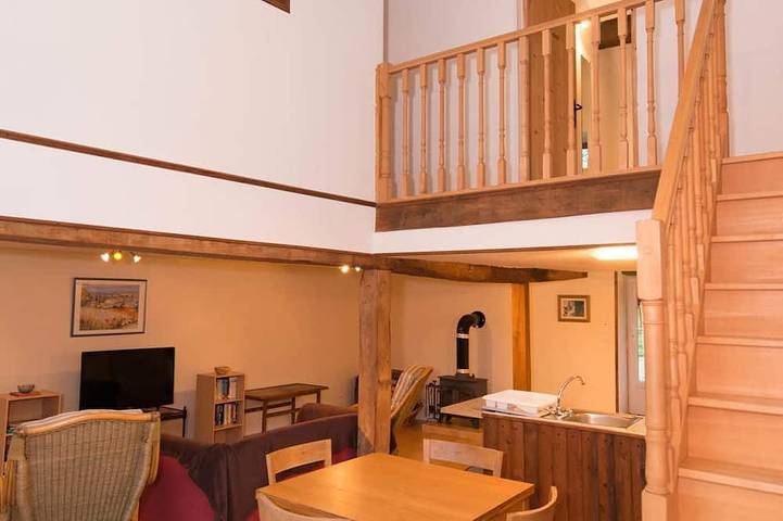 Grange rénovée avec piscine privée sur une ferme familiale en Charente. in Montjean (Charente), Charente
