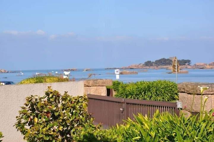 Gîte pour 4 personnes, avec jardin dans Office De Tourisme De Tregastel