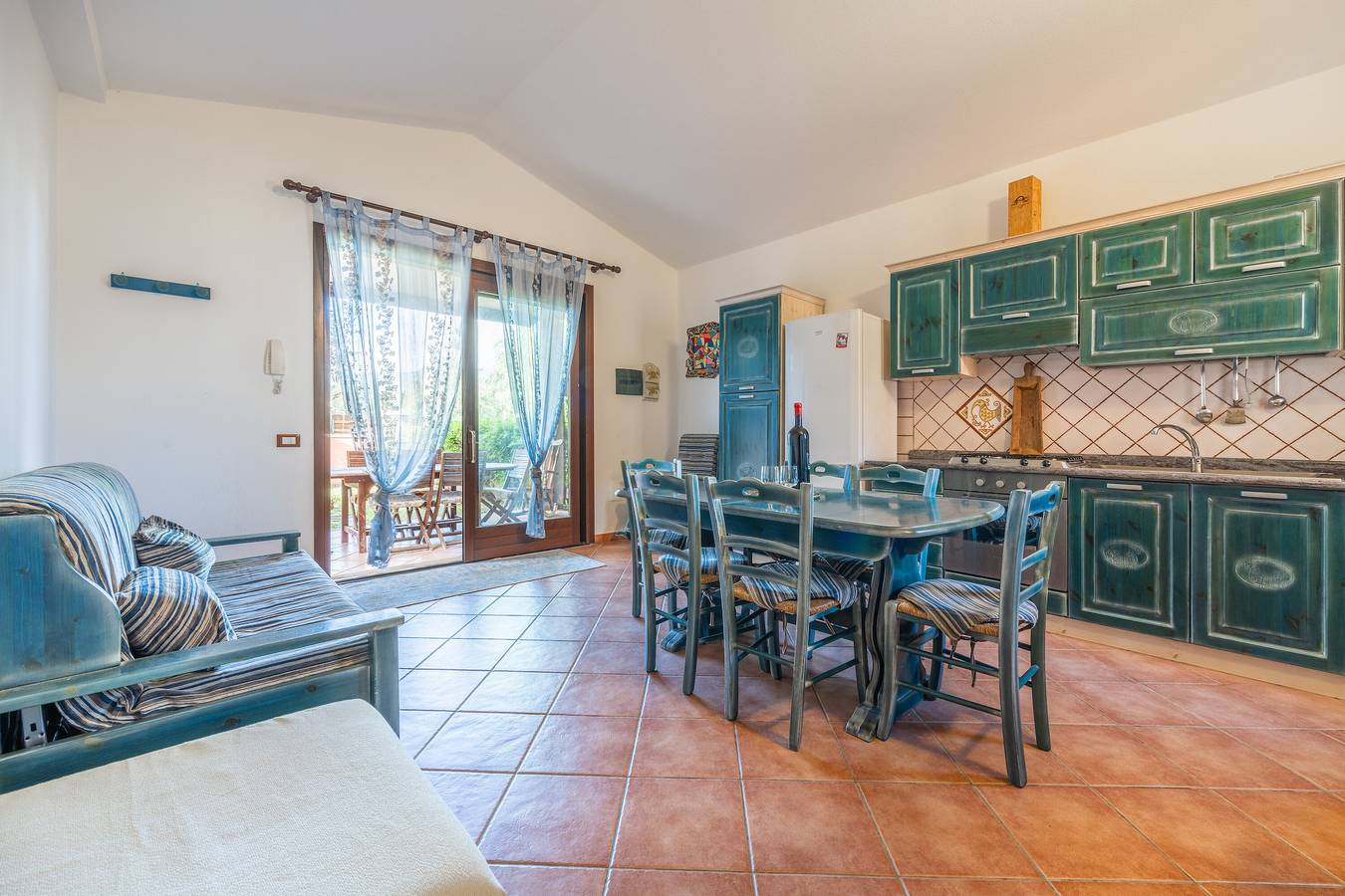 Casa vacanze 'L'olivo' con terrazza privata, giardino privato e aria condizionata in Olia Speciosa, Cagliari e Dintorni