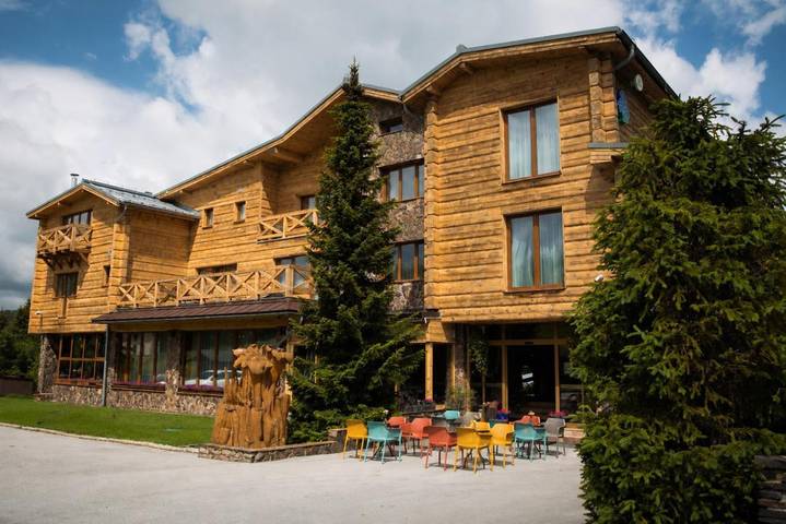 Hotel dla 2 osób, z Taras i Jacuzzi oraz Ogród i Sauna w Donovaly