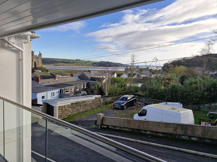 Cottage for 6 people, with balcony and view in Laugharne