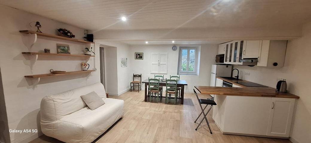 Location de vacances pour 10 personnes, avec vue à Ornolac-Ussat-les-Bains - 2