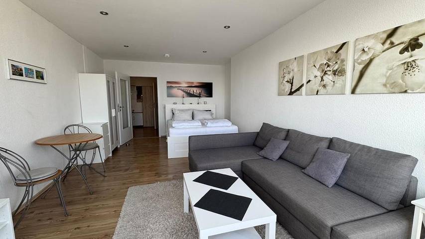 Ferienwohnung für 3 Personen, mit Balkon und Whirlpool sowie Pool und Sauna in Bad Segeberg