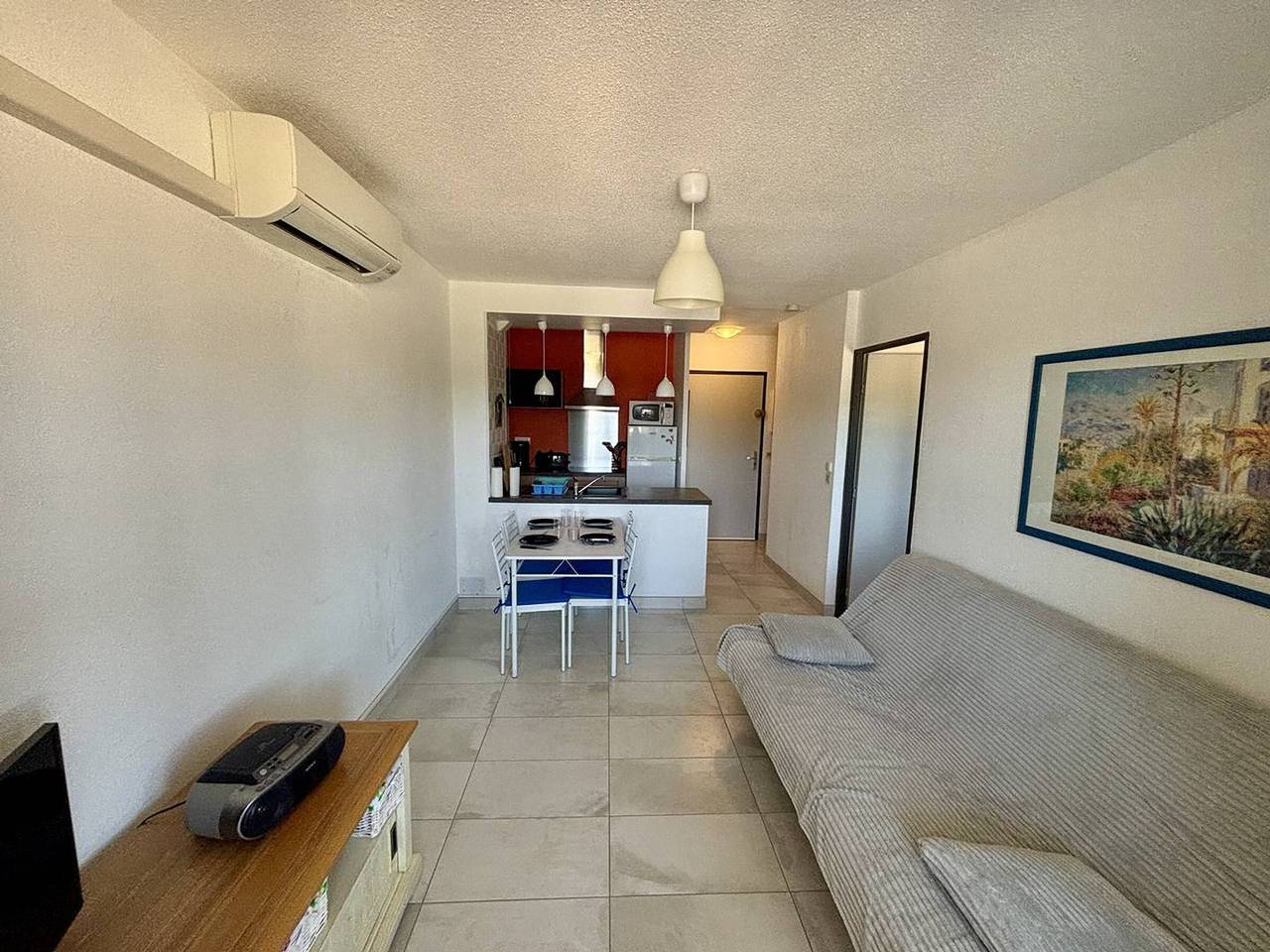 Entire apartment, Air-conditioned Apartment in Argelès-sur-Mer with Parking - Sleeps 4 in La Côte Vermeille, Argelès-sur-Mer