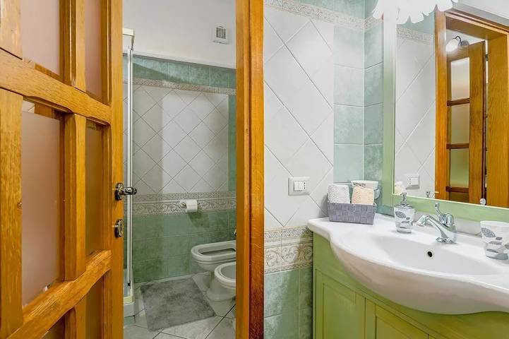 Appartement entier, Fabulous downtown apartment with kitchen, bedroom and bathroom in Terranoa/Olbia, Olbia