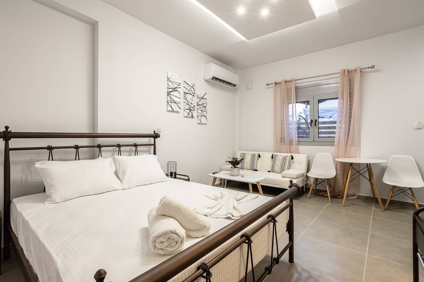 Ganzes Studio, Filiatra Welcoming Hideaway - A Cozy Urban Escape in Golf von Kyparissia