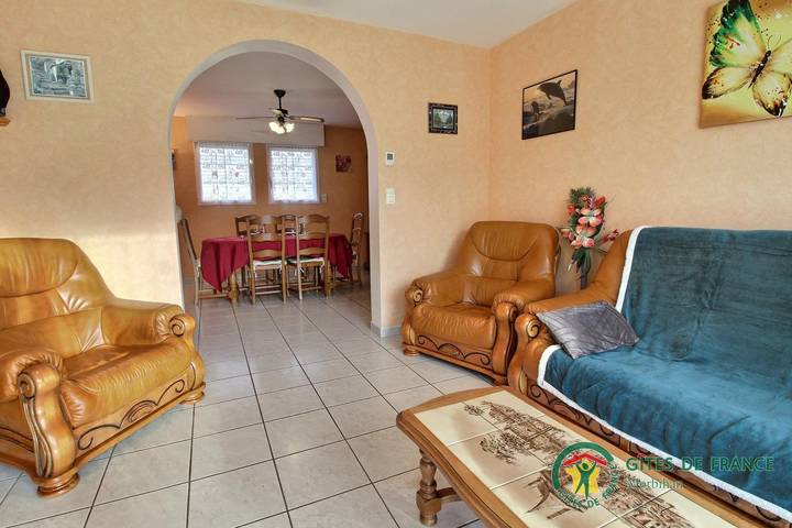 Gîte pour 7 personnes, avec Jacuzzi ainsi que Terrasse et Jardin à Meslan - 4