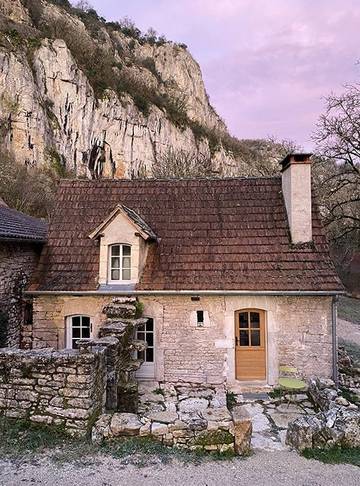 Gîte pour 3 personnes, avec terrasse ainsi que jardin et piscine à Saint-Cirq-Lapopie