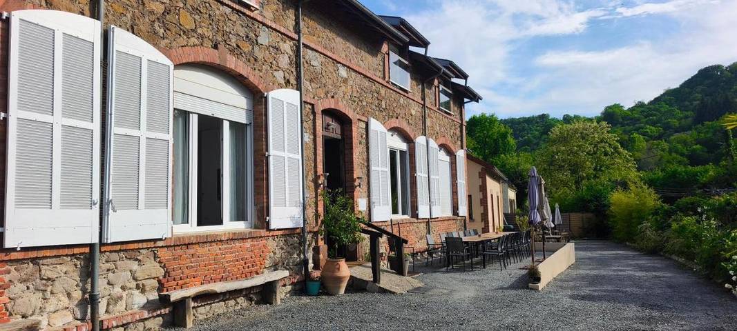 Location de vacances pour 5 personnes, avec Terrasse ainsi que Jardin et Vue à Cransac - 2