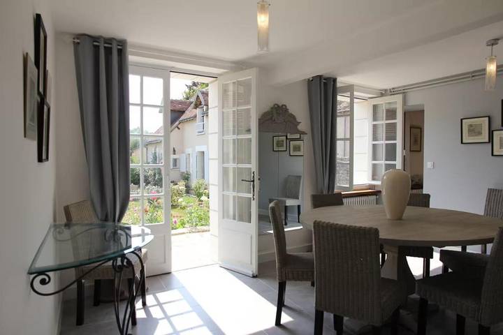 Location de vacances pour 10 personnes, avec Jardin à Montrésor