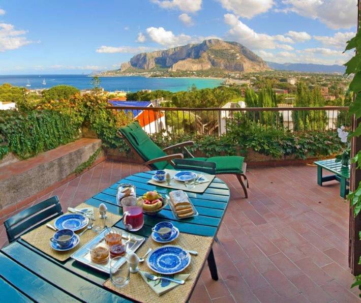 Ferienwohnung für 2 Personen, mit Balkon und Terrasse sowie Garten und Ausblick in Mondello - 2