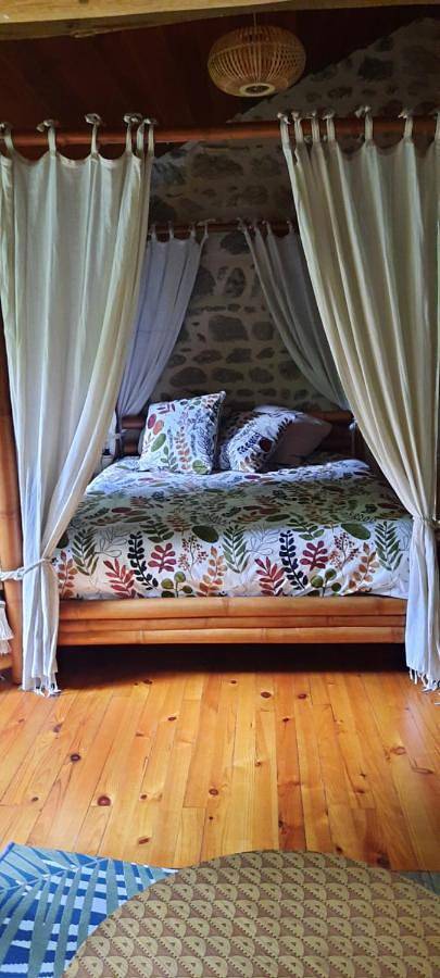 Location de vacances pour 2 personnes, avec vue et jardin, animaux acceptés à Beauzac - 3