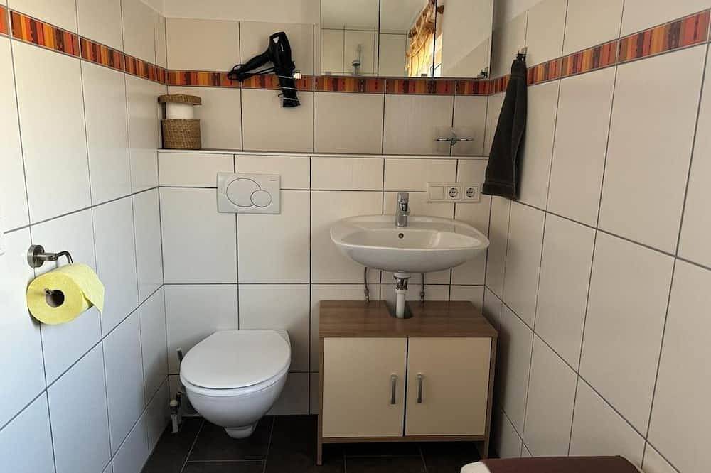 Ferienhaus Torlehenhof - Appartement/Fewo, Dusche oder Bad, Wc, Terrasse in Maria Alm am Steinernen Meer, Maria Alm