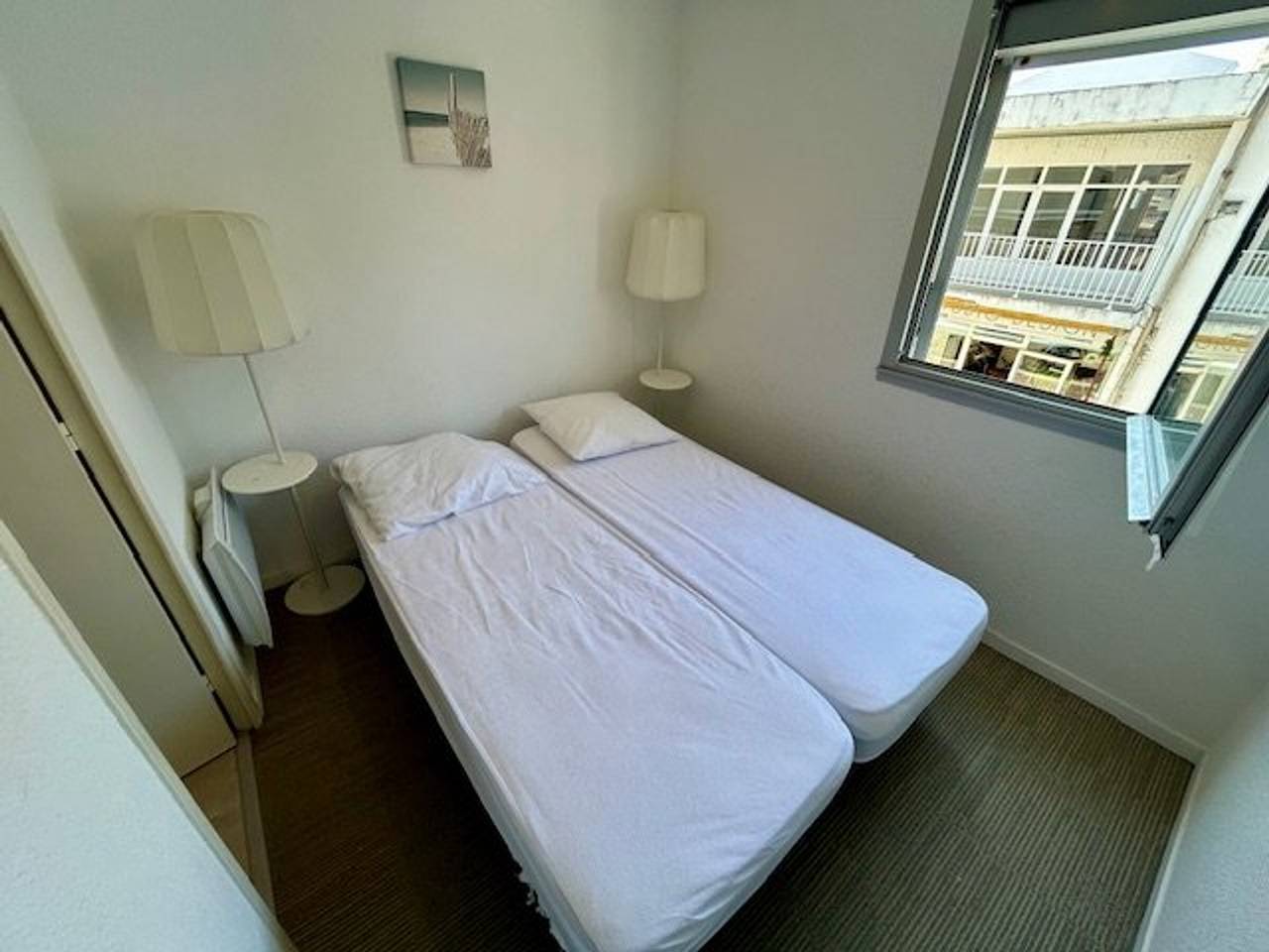 Appartement entier, Appartement T2 à Royan, 4 pers., proche plage et commerces, parking, balcon, confortable et équipé in Pontaillac, Royan