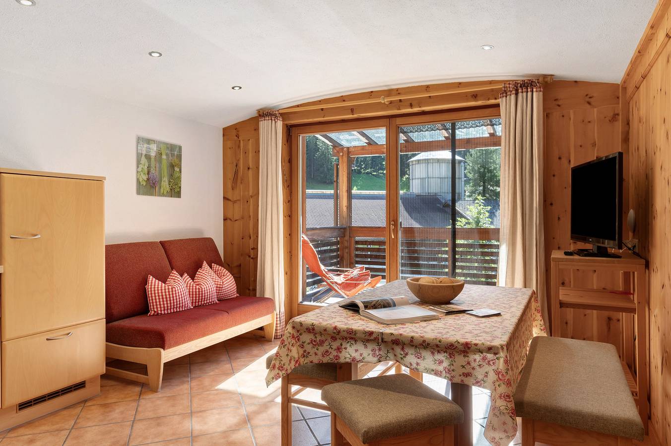 Ganze Wohnung, Ferienwohnung 'Naturidyll Mitterbach Apt Natura' mit Bergblick, privater Terrasse und Wi-Fi in Weissenbach (Ahrntal), Ahrntal