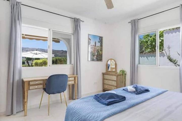 Casa La Maroma ~ Mountain Views & Private Pool in Campanillas, Málaga