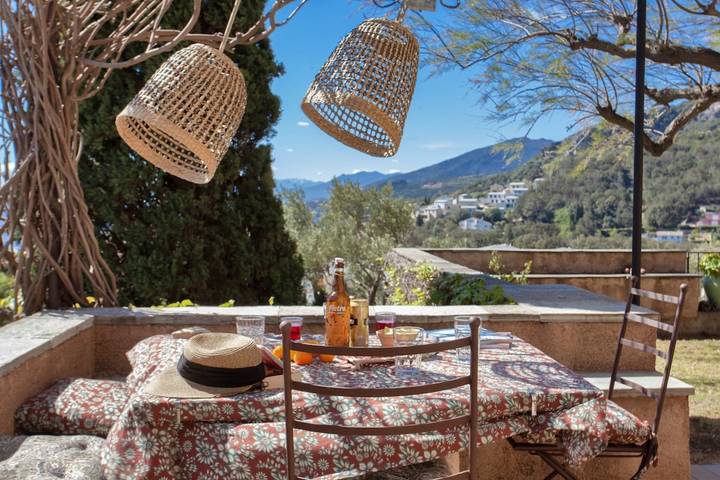 Villa pour 8 personnes, avec jardin et piscine, adapté aux familles dans Cap Corse