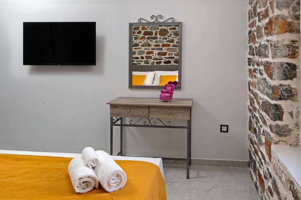 The Coastal Rock House in Volos, Magnisia
