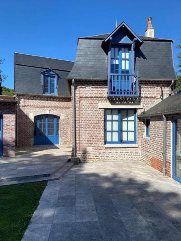 Chambre d’hôte pour 2 personnes, avec vue ainsi que jardin et piscine, animaux acceptés à Les Andelys