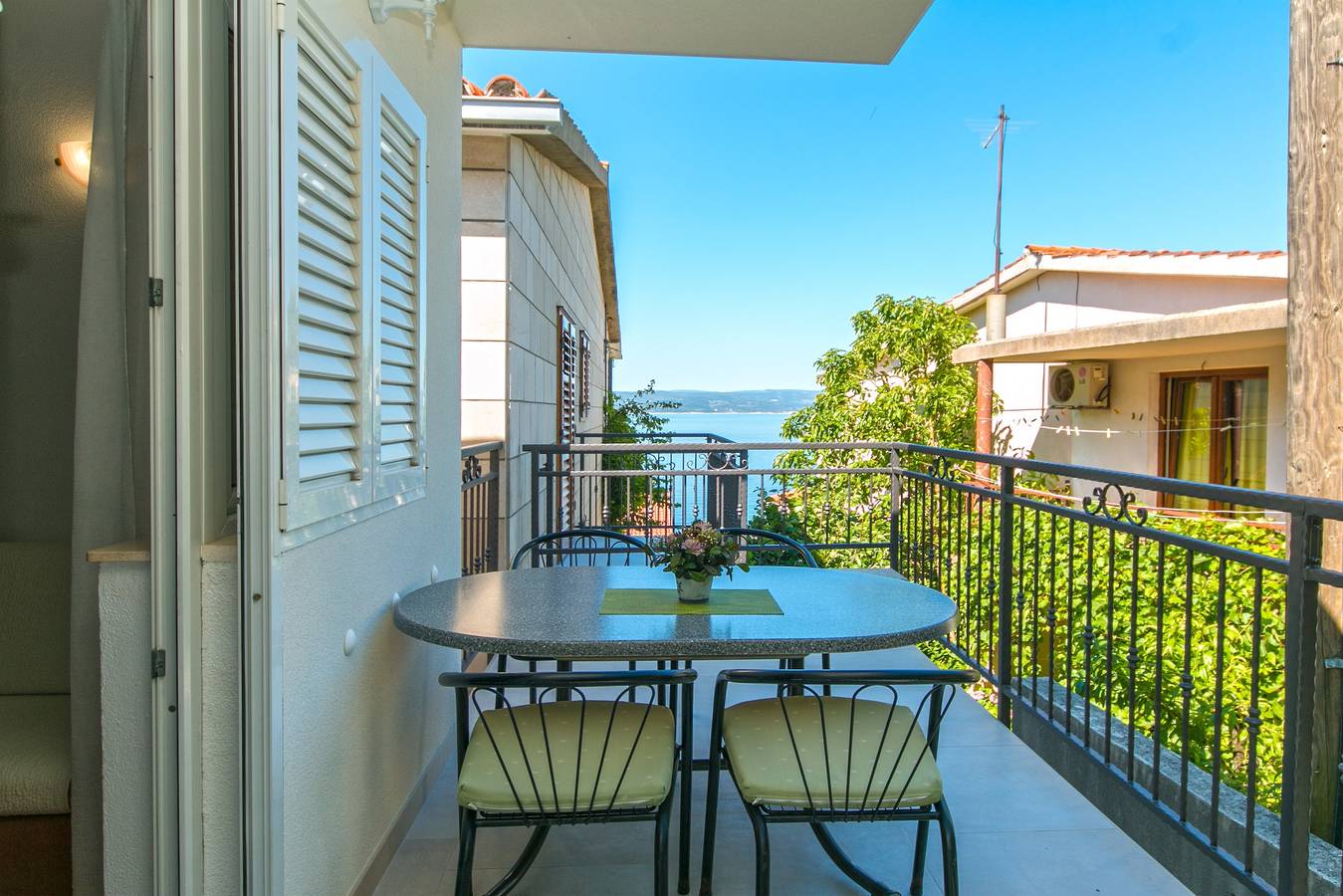 Ganze Wohnung, 2-Zimmer-Ferienwohnung mit Balkon und Meerblick Brela, Makarska A-2752-a in Brela, Makarska Riviera