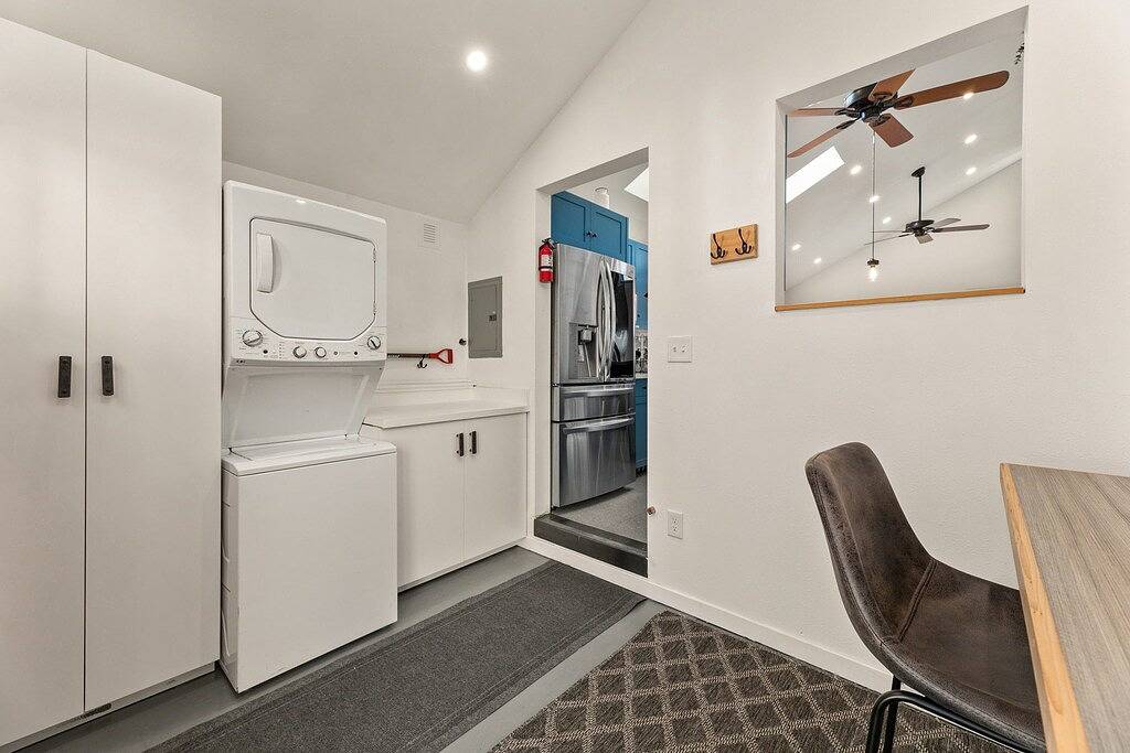 Vibrant Downtown Bungalow – Walk Everywhere! in Fort Collins, Larimer County