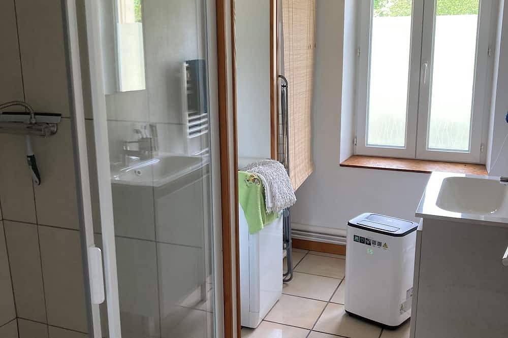 Maison De Campagne à découvrir avec les enfants in Bonnat, Région de Guéret