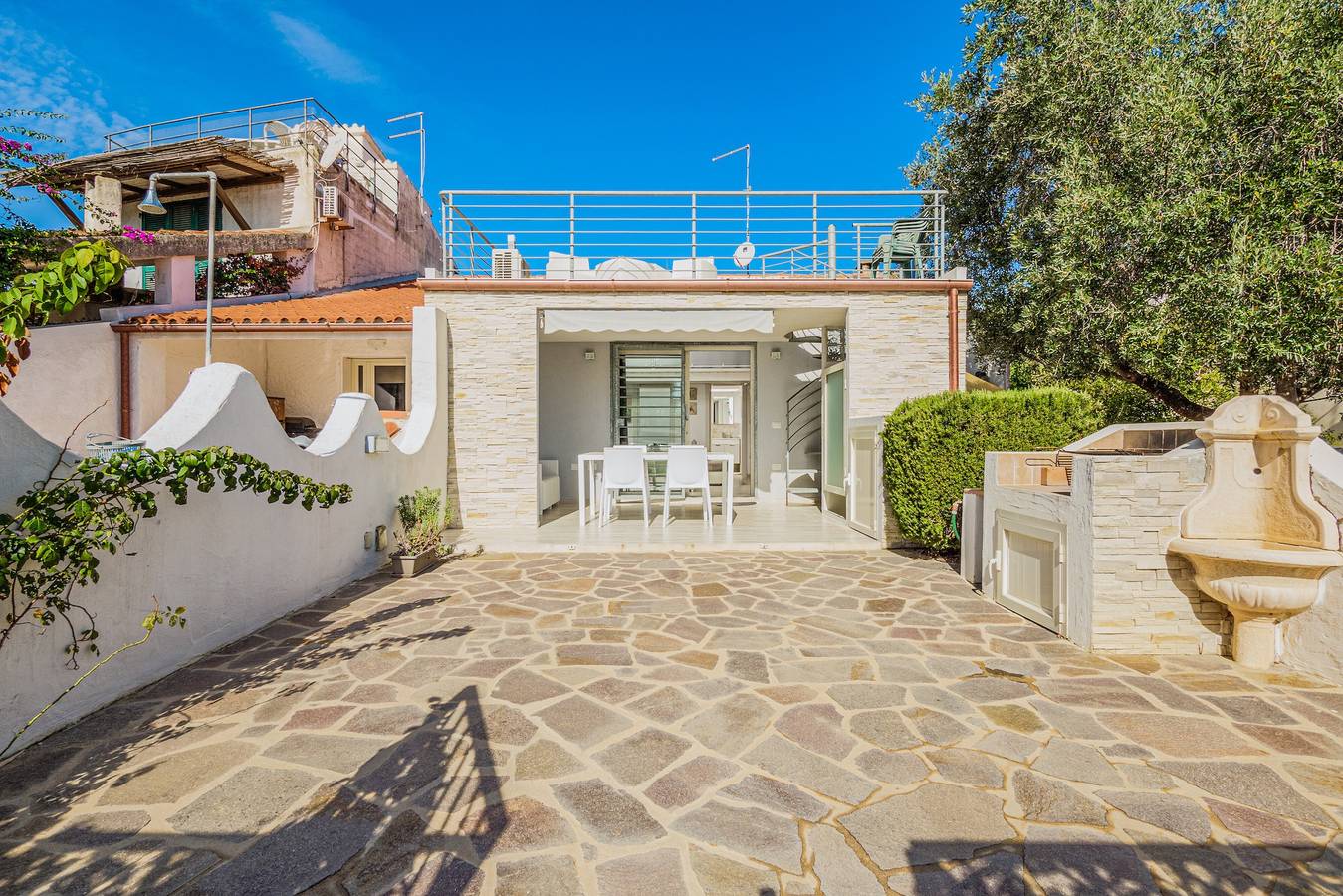 Casa de vacaciones 'Viletta a Mare' cerca de la playa con jardín, 2 terrazas y Wi-Fi in Pittulongu, Costa Smeralda
