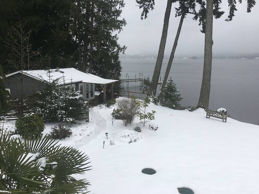 Ocean Front Cottage in Sooke on Vancouver Island Kayaking Hot Tub in Sooke, Vancouver Island