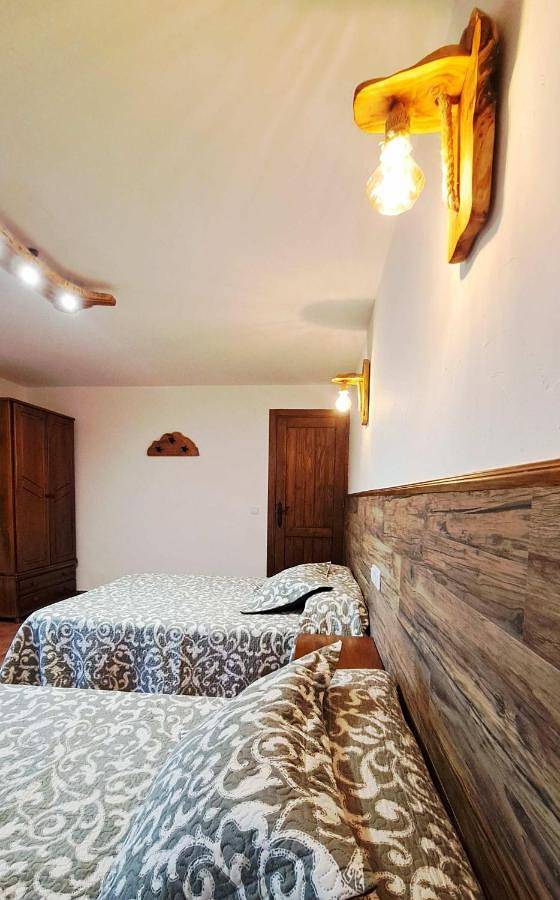 Casa rural para 7 personas, con jardín y vistas, Se admiten mascotas en Nerpio - 2