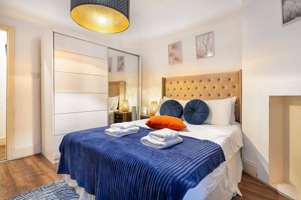 Entire apartment, > Lovely Airconditioned One Bed in the Heart of Covent Garden < in Covent Garden, London