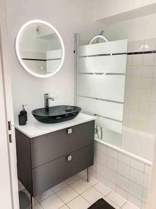 Appartement entier, One-Bedroom Apartment in Margny-lès-Compiègne, Oise