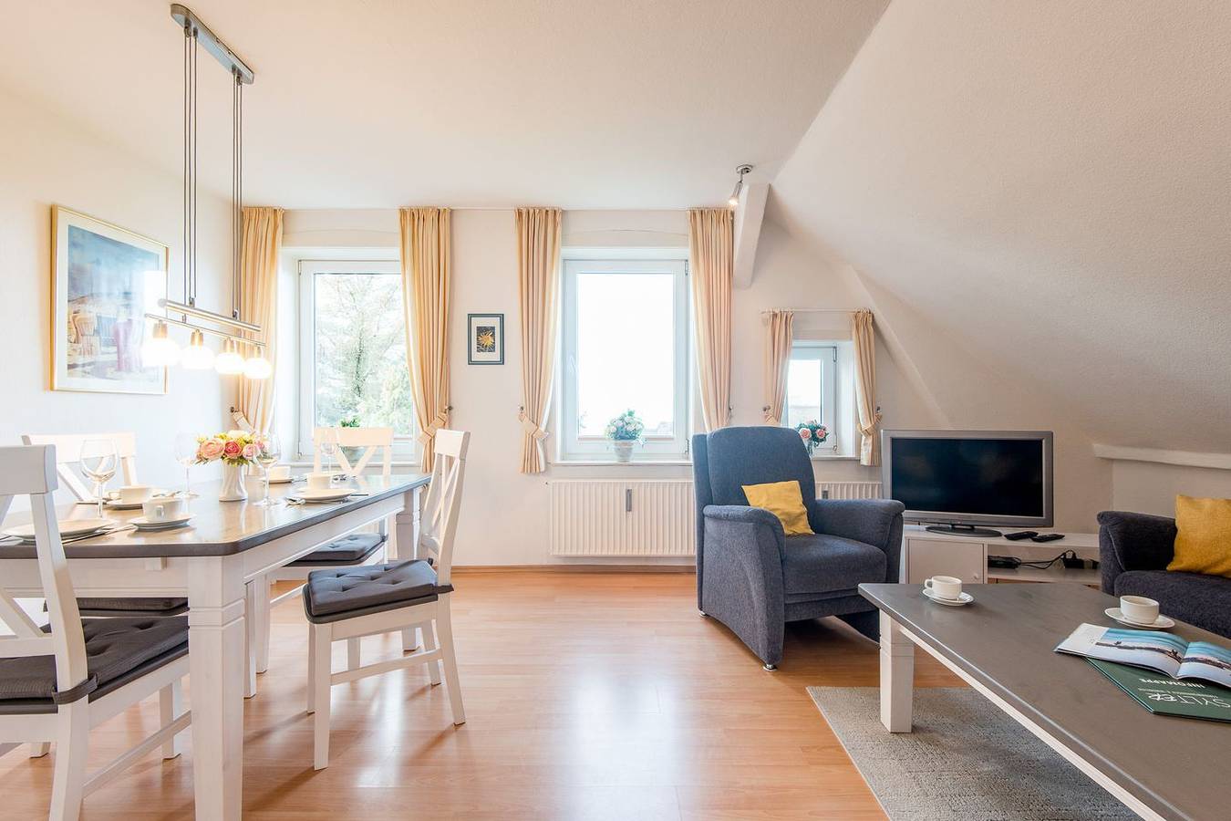 Ganze Wohnung, Ferienwohnung mit ca. 80 m², 4 Zimmern und Meerblick für bis zu 4 Personen in Wenningstedt, Sylt