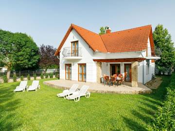 Ferienhaus für 10 Personen, mit Garten und Terrasse sowie Seeblick in Plattensee Südufer