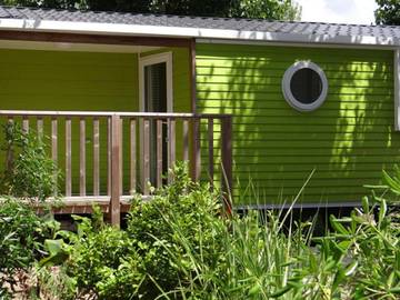 Mobil home pour 4 personnes, avec terrasse et piscine, animaux acceptés à Mialet