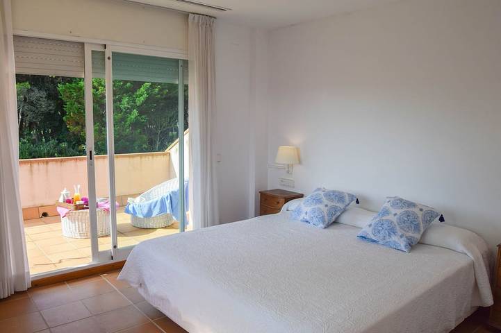 Finca für 7 Personen, mit Balkon und Garten in Pals - 2