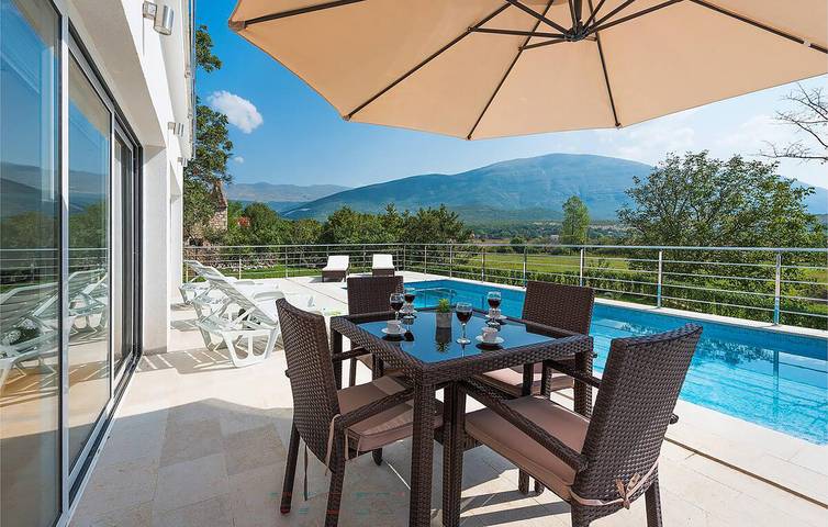 Gemütliche 2-Zimmer-Wohnung mit Pool, Terrasse und Flussblick in der Nähe von Cetina in Dalmatinisches Zagora
