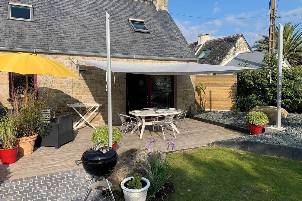 Villa 6 pl 400 m from the sea in Kerfissien, Cléder