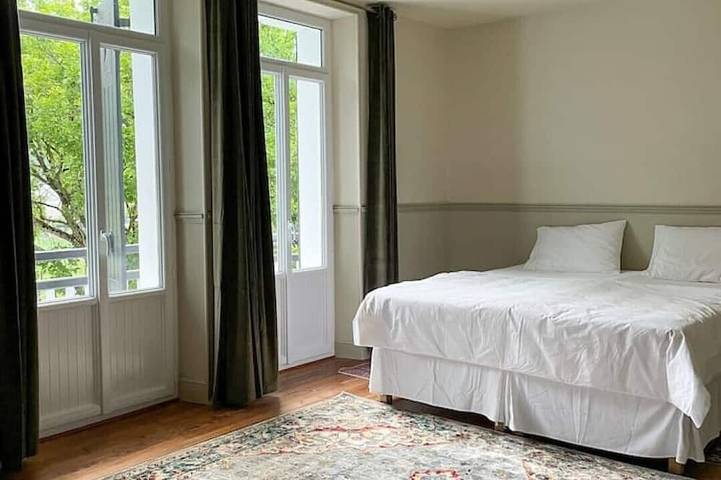 Location de vacances pour 14 personnes, avec balcon et jardin à Adast - 3