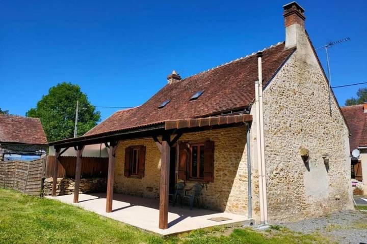 Location de vacances pour 6 personnes, avec terrasse et jardin, animaux acceptés dans Celon - 3
