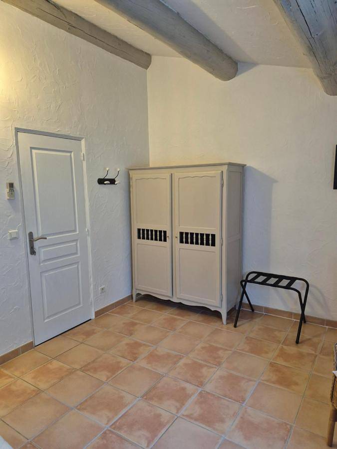 Chambre d’hôte pour 2 personnes, avec piscine et jardin ainsi que terrasse et vue à L'Isle-sur-la-Sorgue - 3