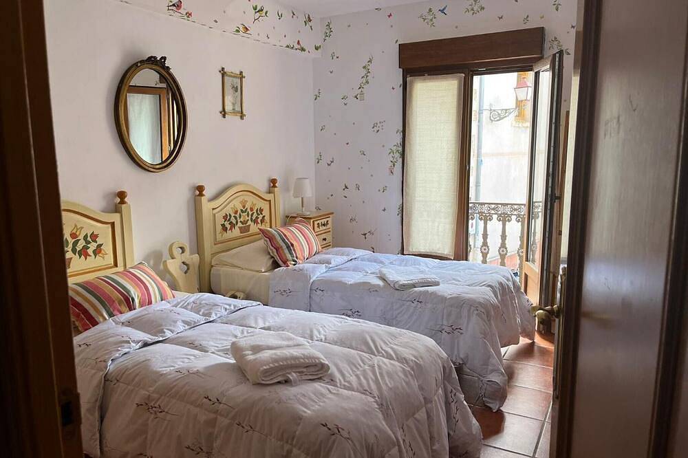 Apartment 'La Casa De Paloma En La Plaza' with Balcony and Wi-Fi in Riaza, Segovia Province
