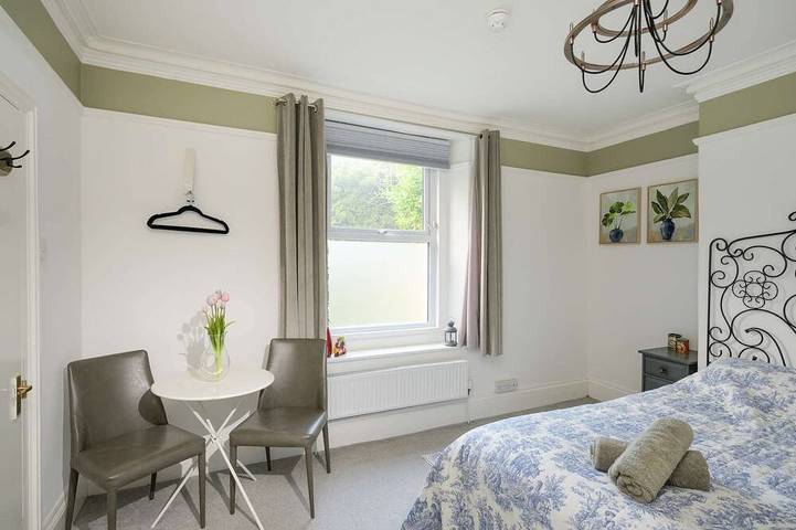 19th Century House, Private Parking, nr Painswick in Stroud, Gloucestershire