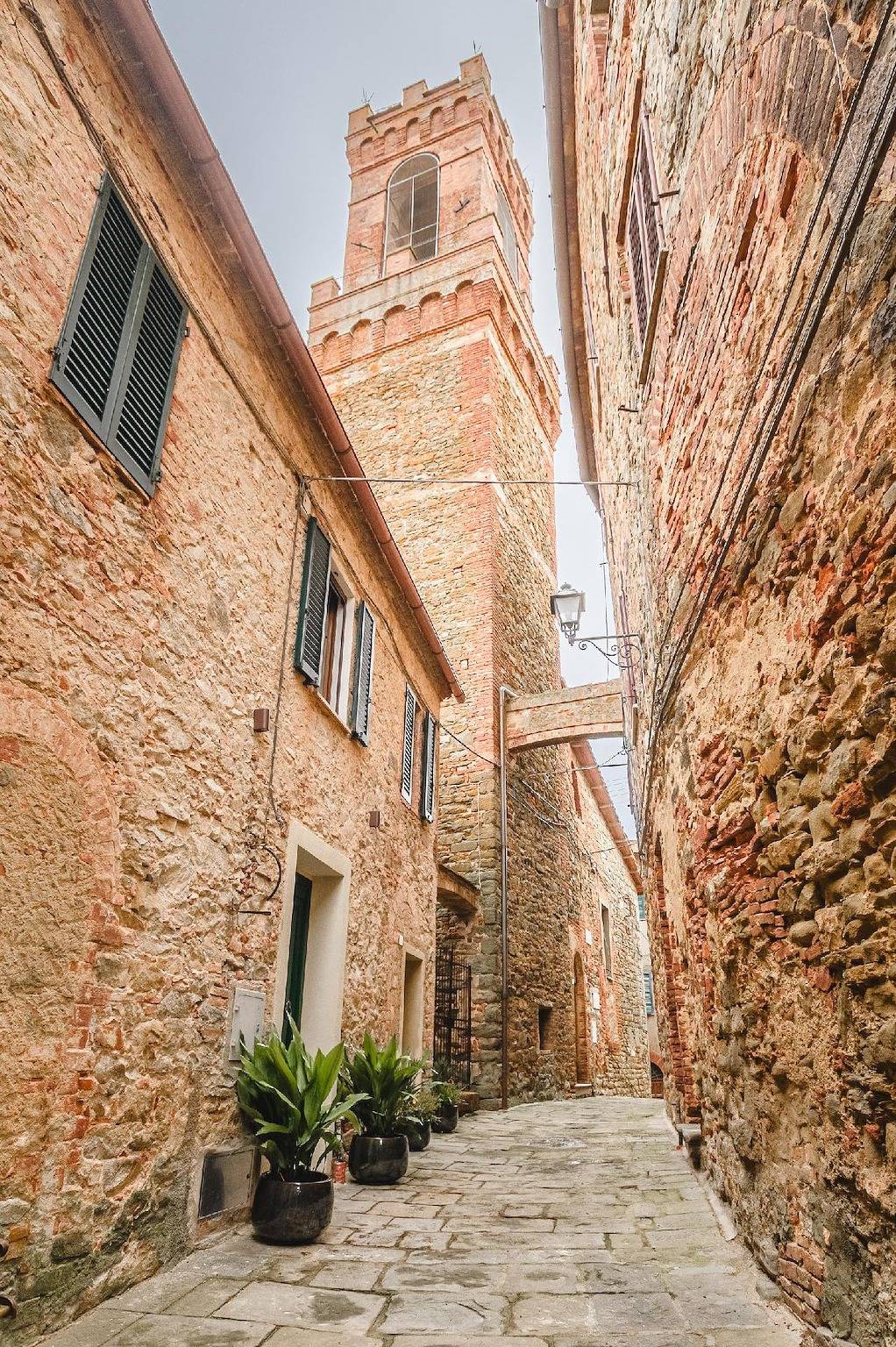 Ganze Ferienwohnung, Mittelalterliche toskanische Unterkunft mit Aussicht und geräumigem Bad in Sinalunga, Siena Provinz